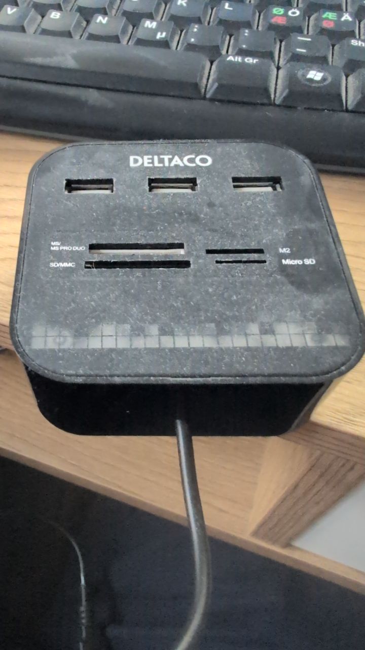 Deltaco USB-kortläsare för minneskort