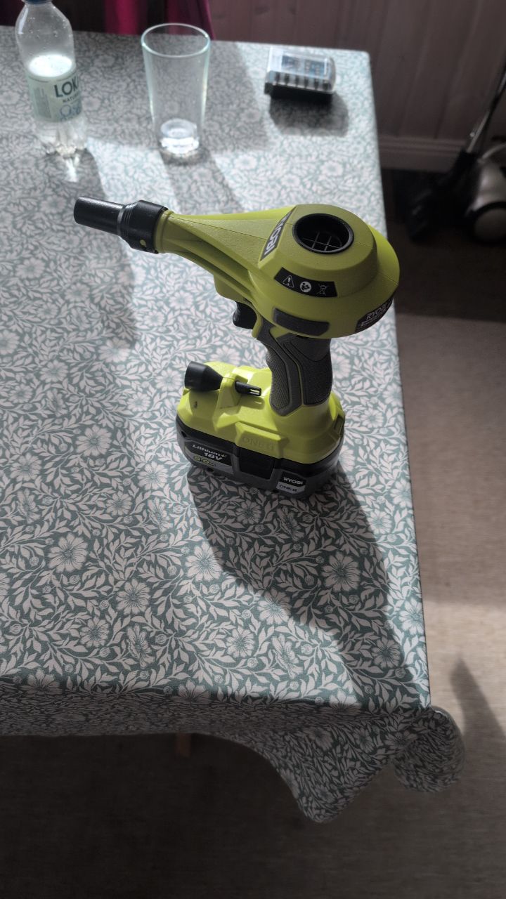 Ryobi ONE+ 18V sladdlös blåsare